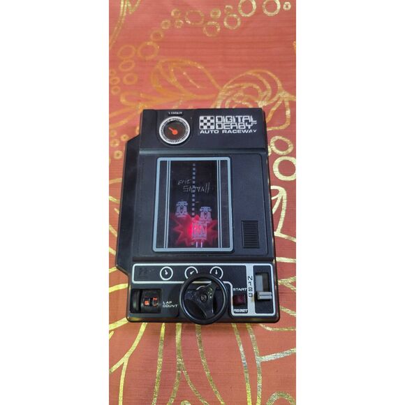 1978 Tomy Digital Derby Auto Raceway - Picture 2 of 12